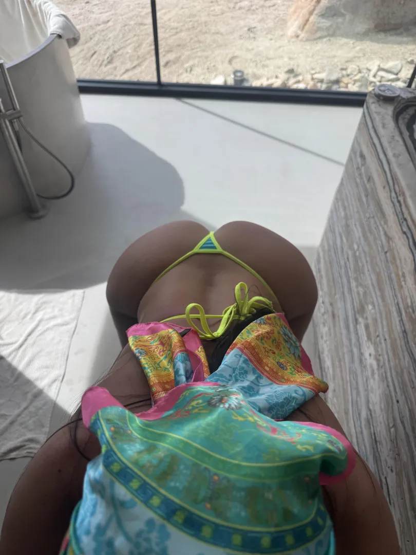 BJ before the pool posted by Venna_Victoriia