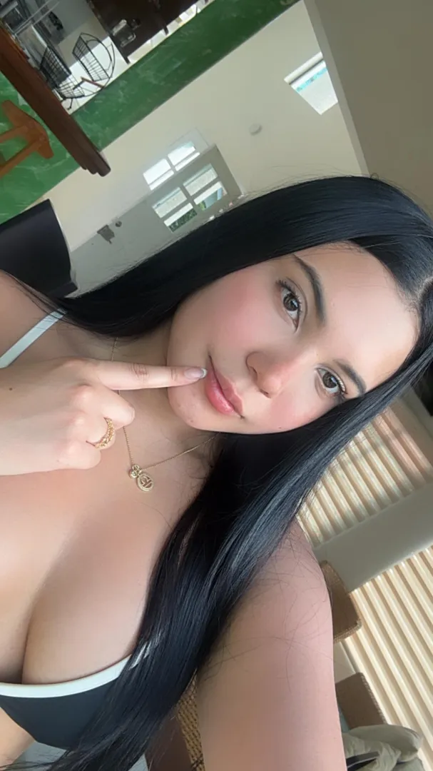 Black bikini posted by Specialist-Ice-3217