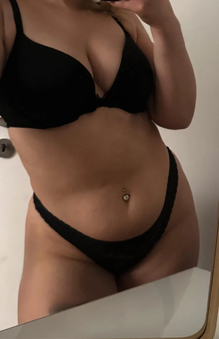 Black is my fav color posted by Luluspice97