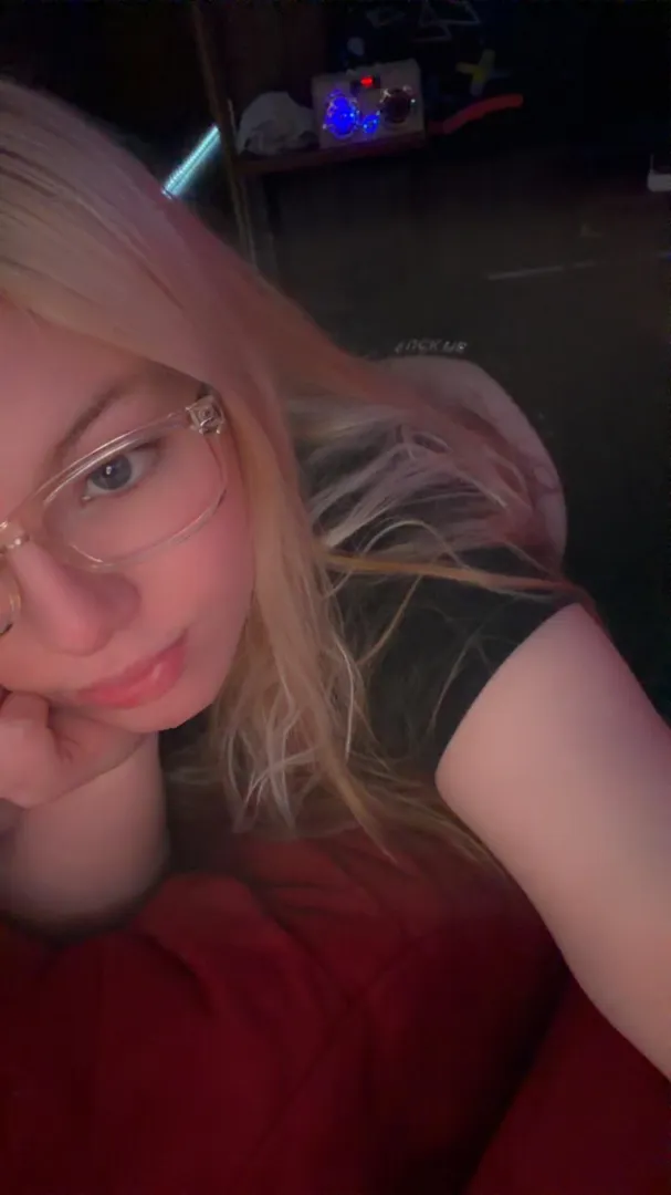 Black is my favorite outfit color posted by theprettiestJ