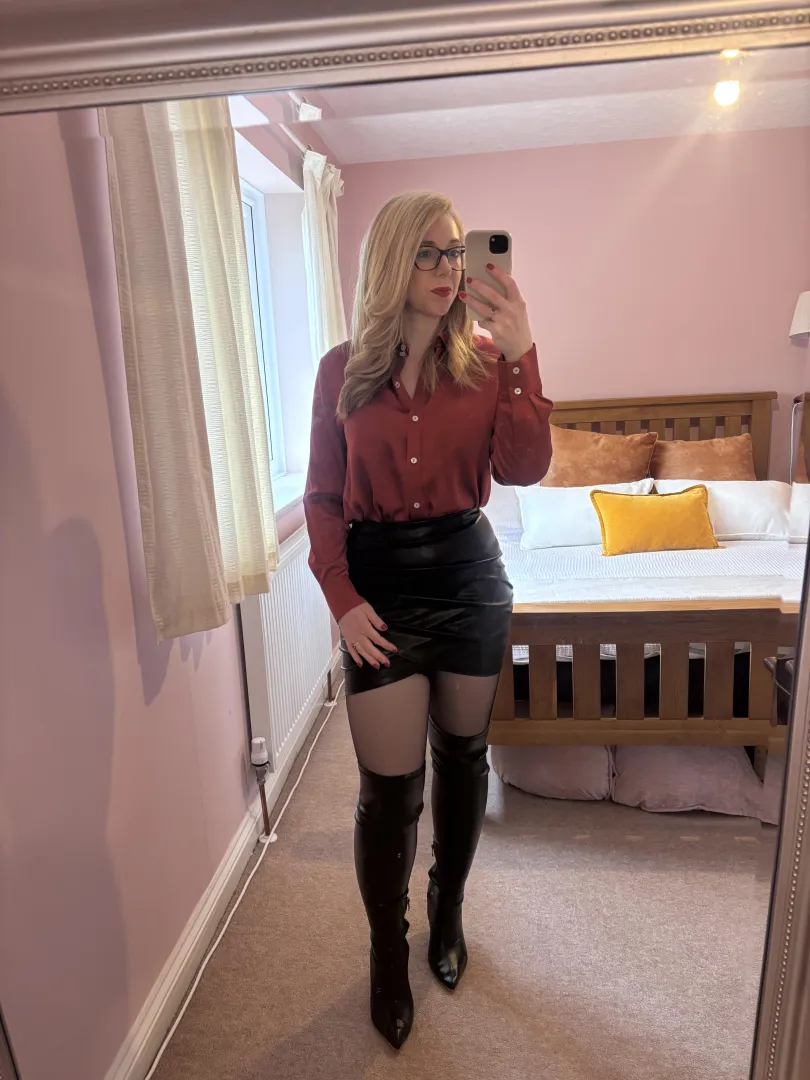 Black leather over the knee boots...stunning posted by Josie_Glass