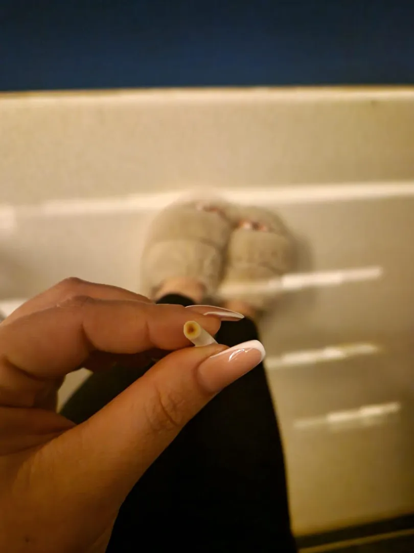 black lungs, white toes posted by asukyyy