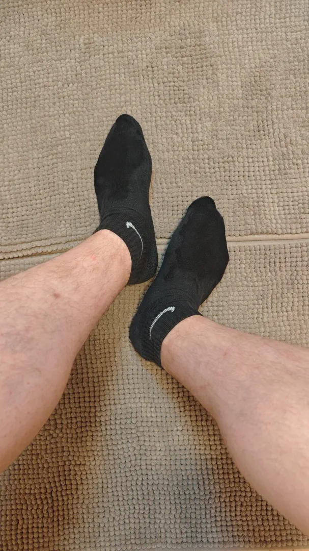 Black Nikes posted by EndEuphoric4912