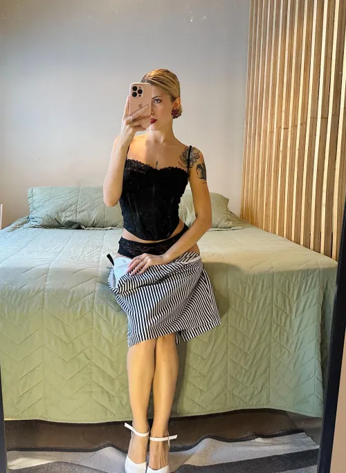 black outfits makes me super hot by fieryroe