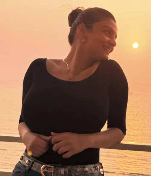 Black tee by boob_hunter10