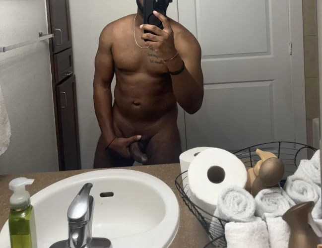 BlkM4F any females trying to link up with this black guy by Itsjustabrotha24