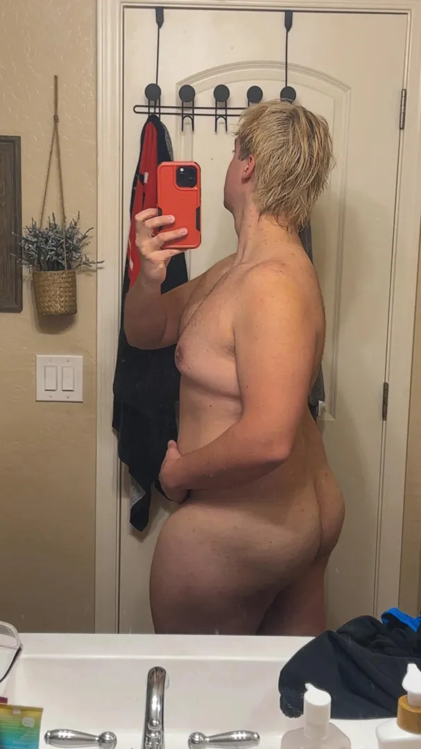 Blonde guys with big butts posted by not_a_homosexual1