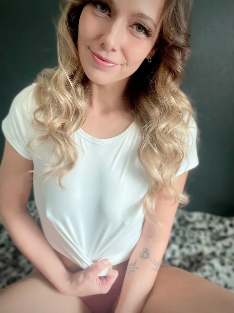 Blonde milf that needs less clothing posted by BlairHollow