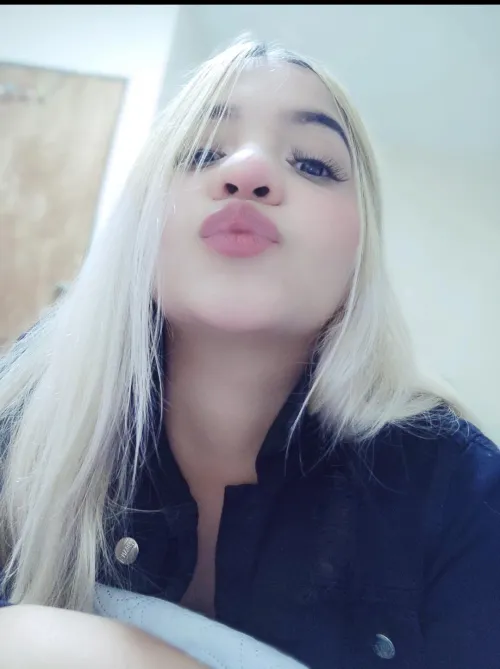 Blonde vibes and a cute nose. What do you think? by IvanaBanks25