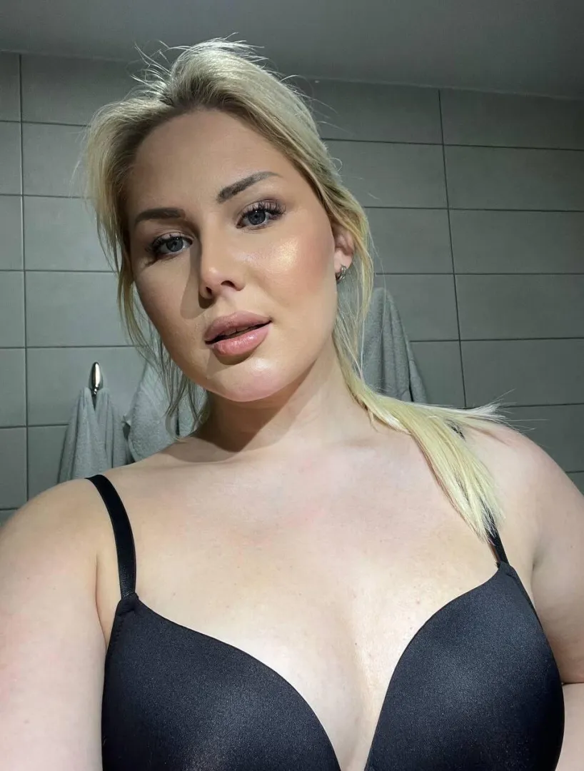 Blondes are always more fun posted by misael88