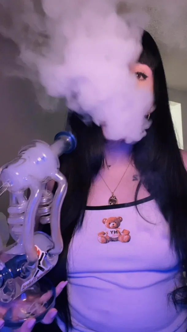 Blow cloudz w/ me or watch me get spun on cam!!! posted by tweakerbaby