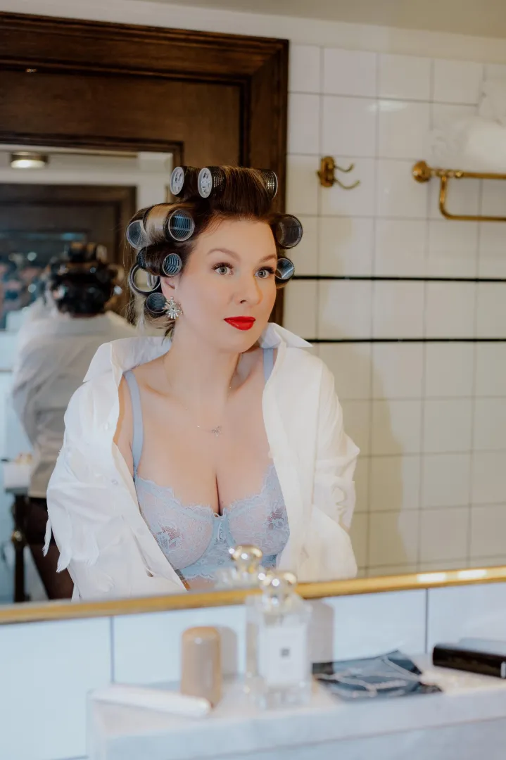 Blue bra posted by TheVickeeMuse