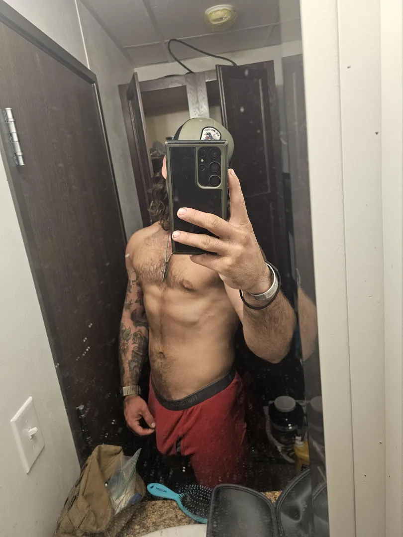 blue collar bulge anyone? posted by BiggerBensonn