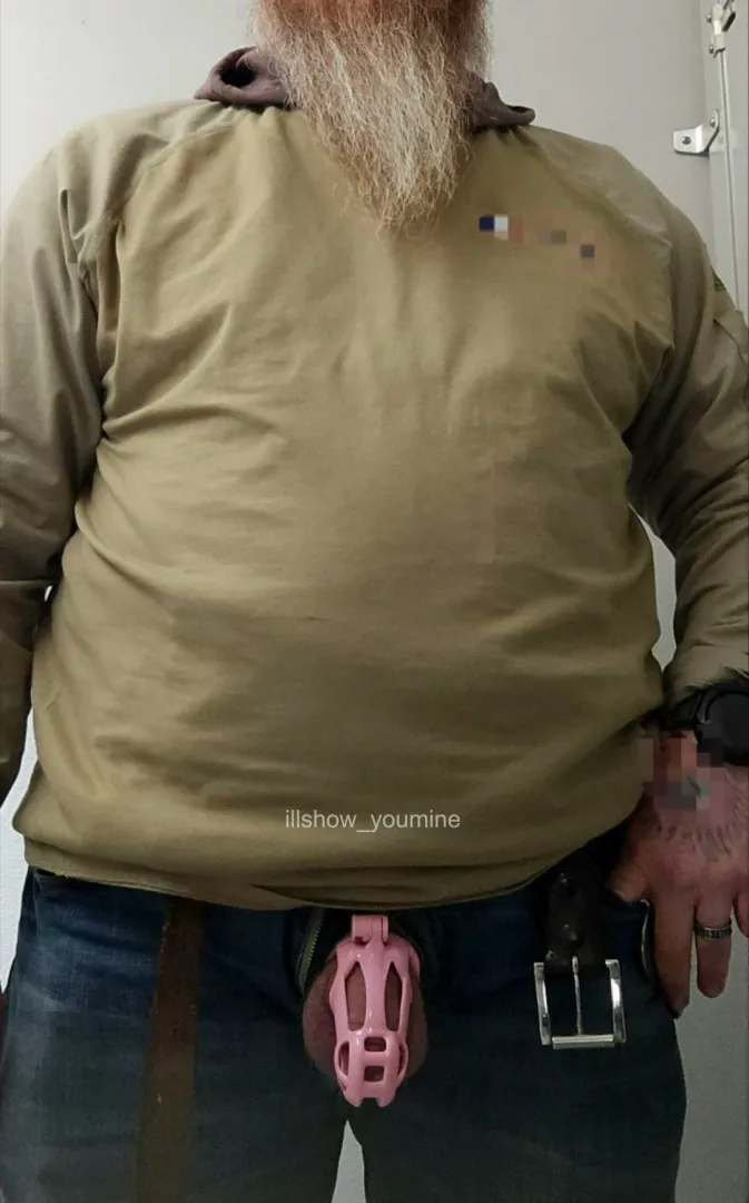 Blue Collar. Pink Cage. posted by illshow_youmine