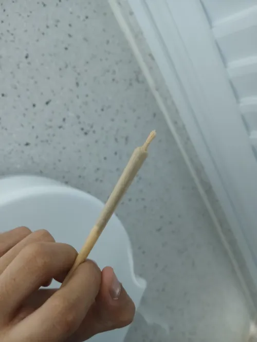 Bolando no banheiro da facul by ArkOfMoses