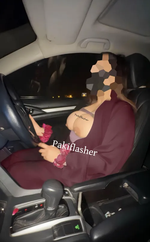 Boobs out while driving in abaya by saniapaki