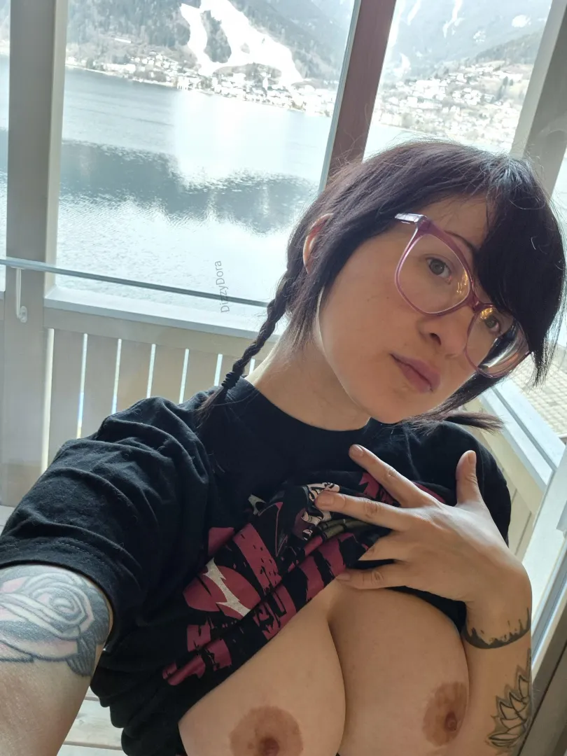 Boobs with a view posted by DizzyDora_