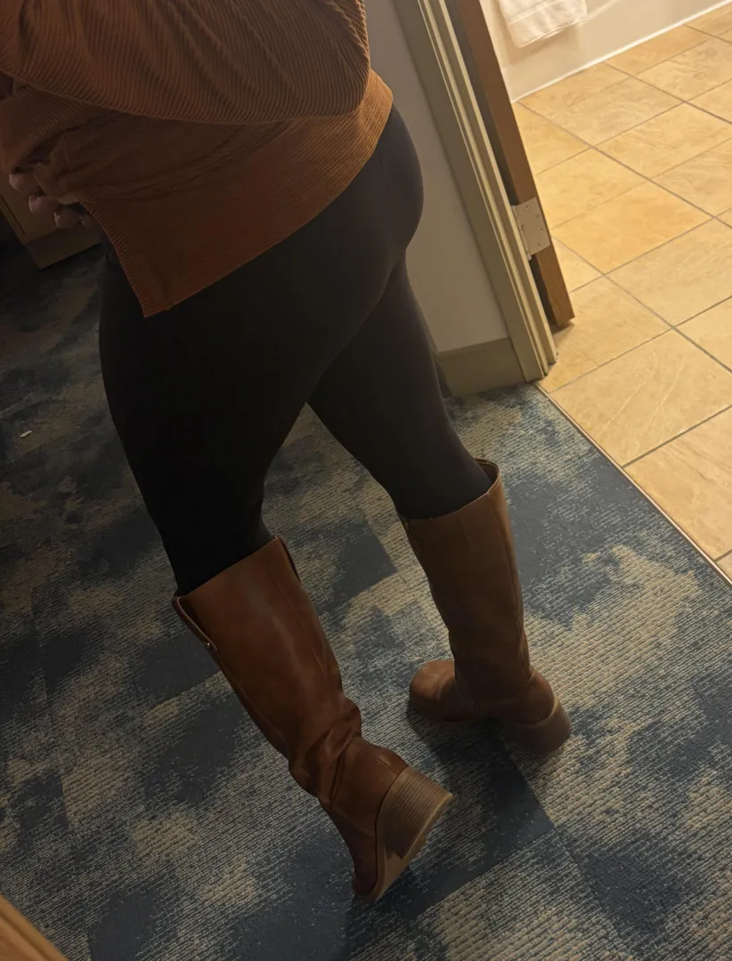 Boots all day without socks posted by Kristen_jens