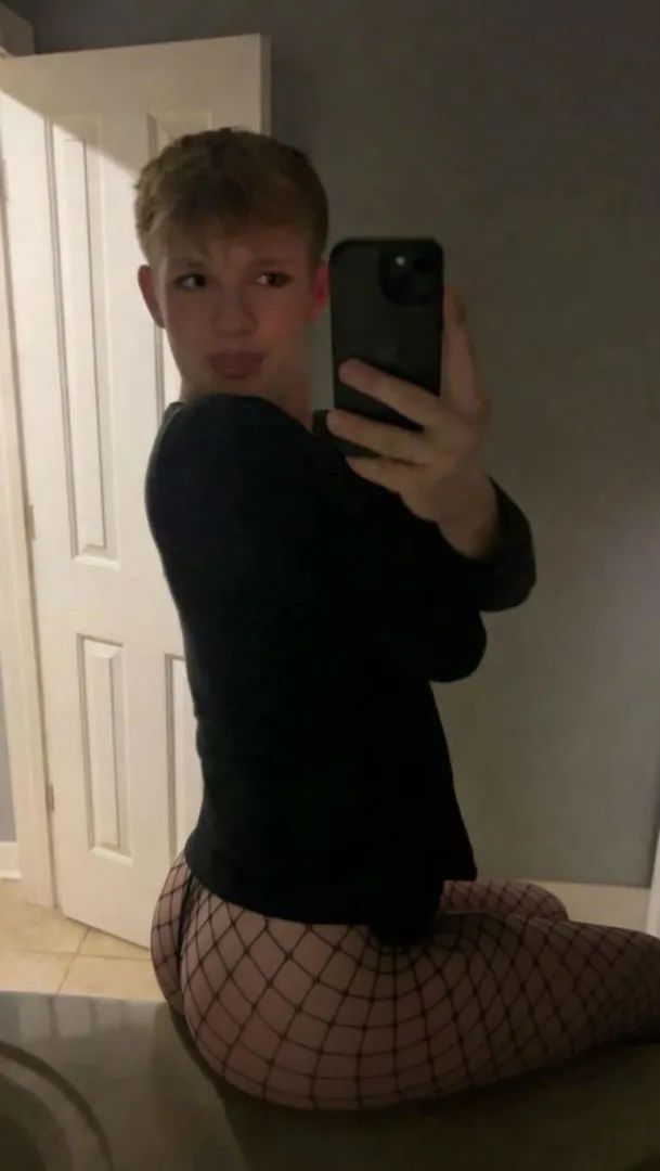 booty in fishnets posted by Due-Examination-5256