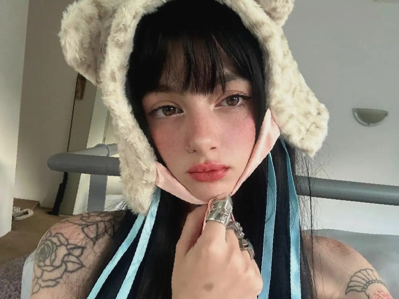 Bored and kinda down for fun, but can’t host active on instta rn: .lunaqyara'. posted by jellyrolls_22