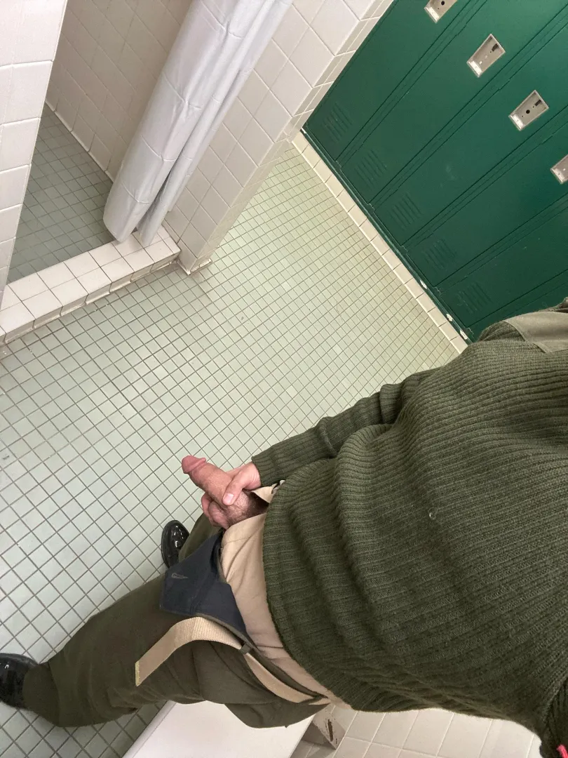 Bored on duty who’s up posted by RutabagaOld7800