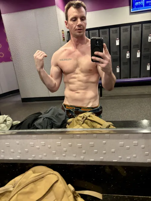 Boring Friday night by twinkletoesmillf