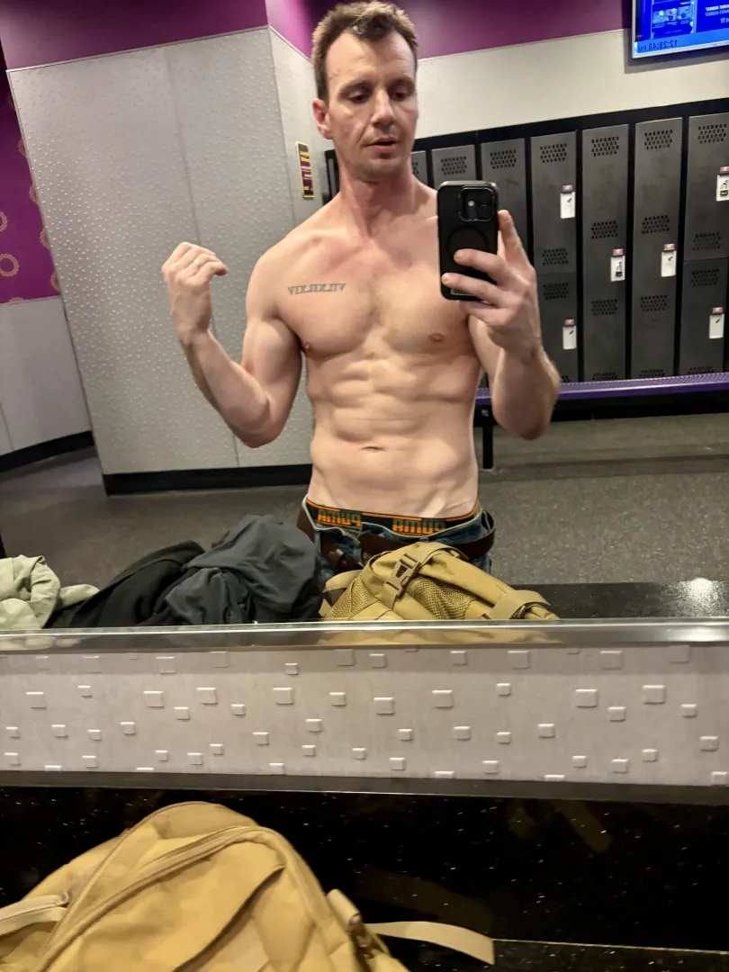 Boring Friday night posted by twinkletoesmillf