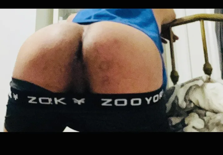 Bottom Hosting in hotel for few hours looking for top daddy’s r by 33surreyboim4m