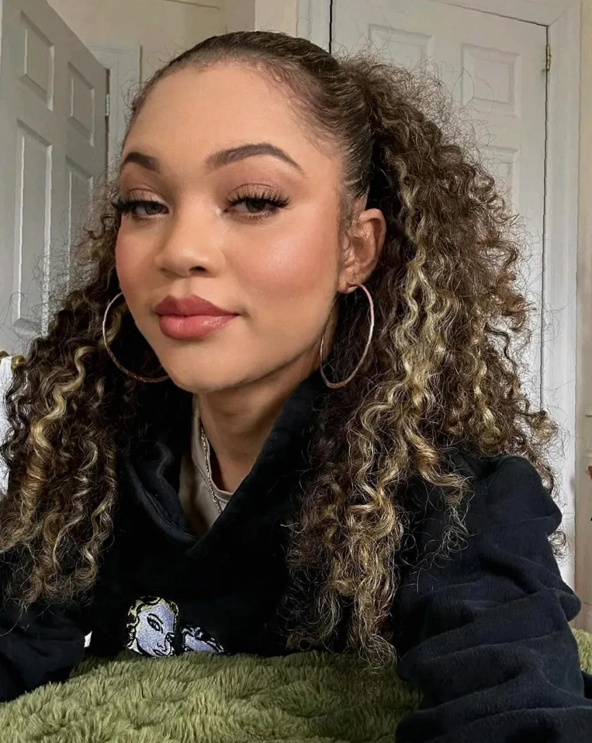 Bought this new outift and I love how i look [Return our 3P tools/apps] posted by annabellecuddles