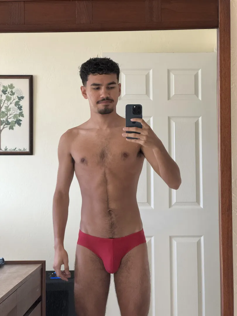 Bought this speedo for my trip to Brazil and now I have a crazy tan line  posted by MichaelGastelum