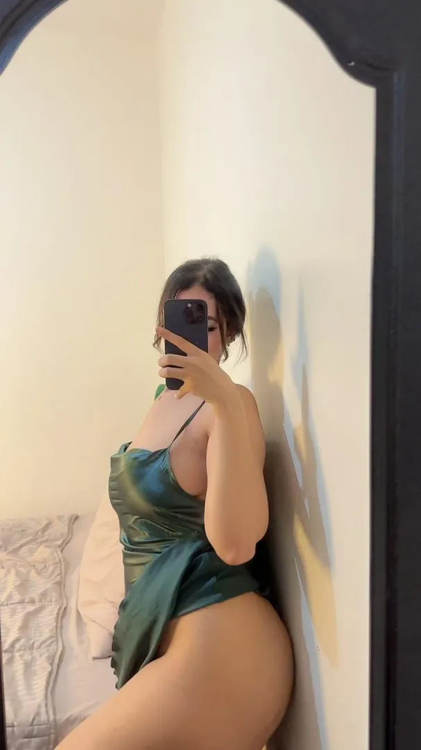 Bow down, for I am the queen of your desires posted by VIPDesire_