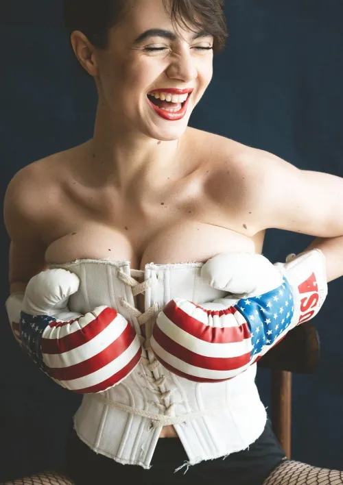 Boxing Mia by koangaopera