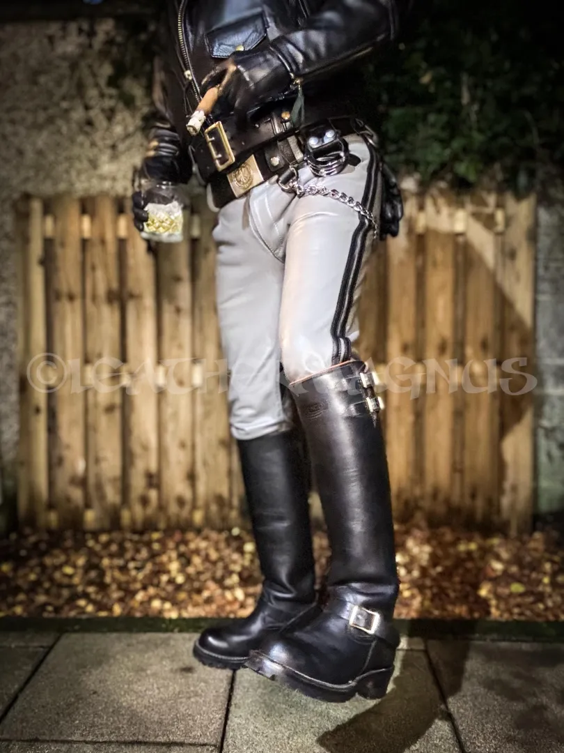Boys that like leather and boots? posted by GayLeatherman1