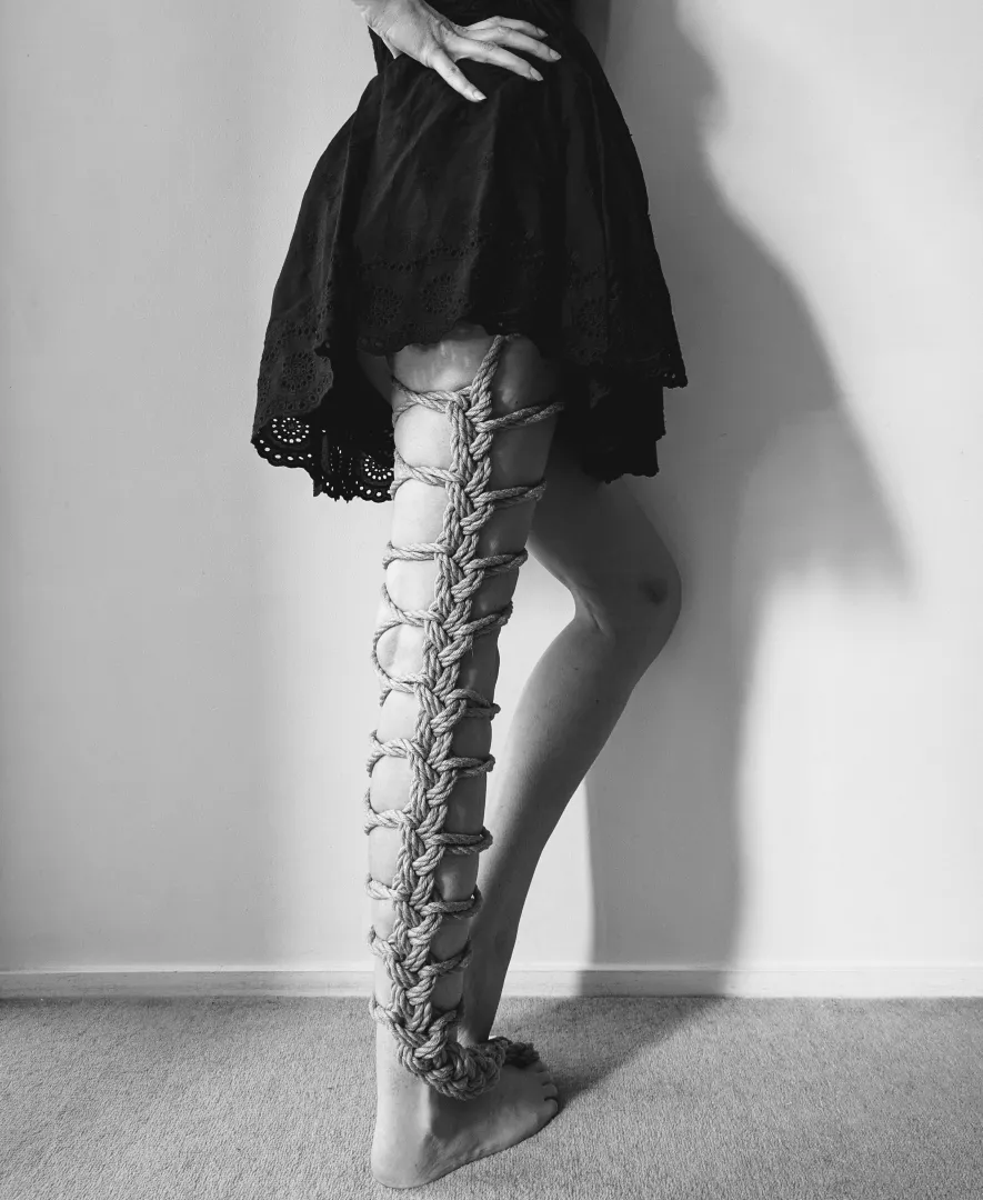 Braiding the back of my leg ❤️ posted by RopeHedonist