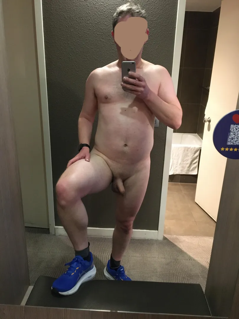 Breaking in my new shoes. Love the colour! posted by brathugwefus