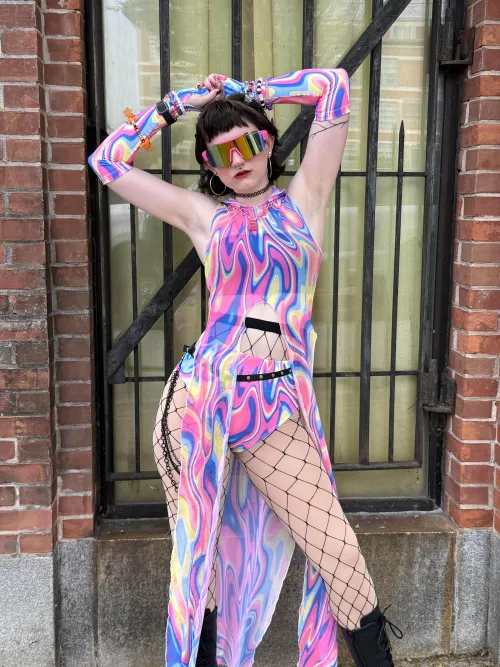 Breaking necks with this outfit  by Sylph-Siren