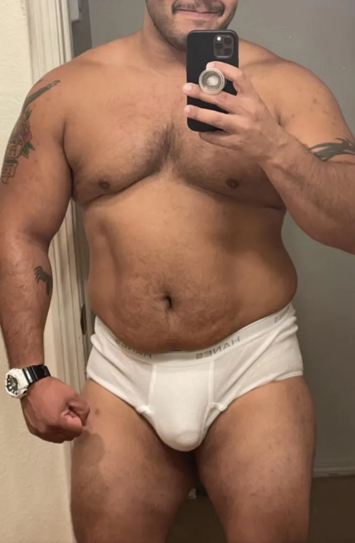 Briefs bulge posted by Scary_Narwhal_2432