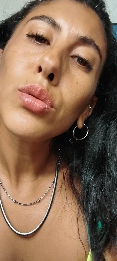 Brillosos y jugosos! Besalos by lilit111