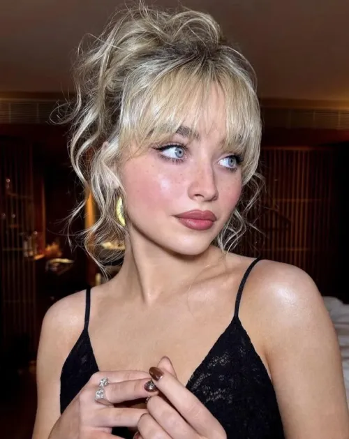 brina in black  by TomahtoPotayto