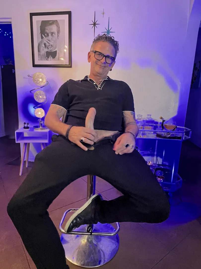 Bringing together style, fashion, and a hard cock!  posted by Trent_Pounder