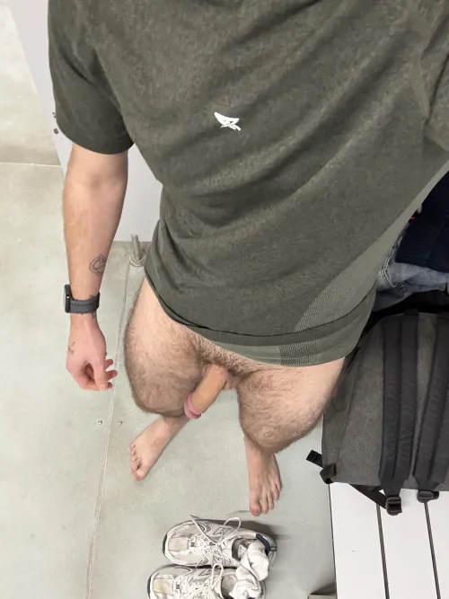 Bro wouldn’t stop looking by cerealkiko