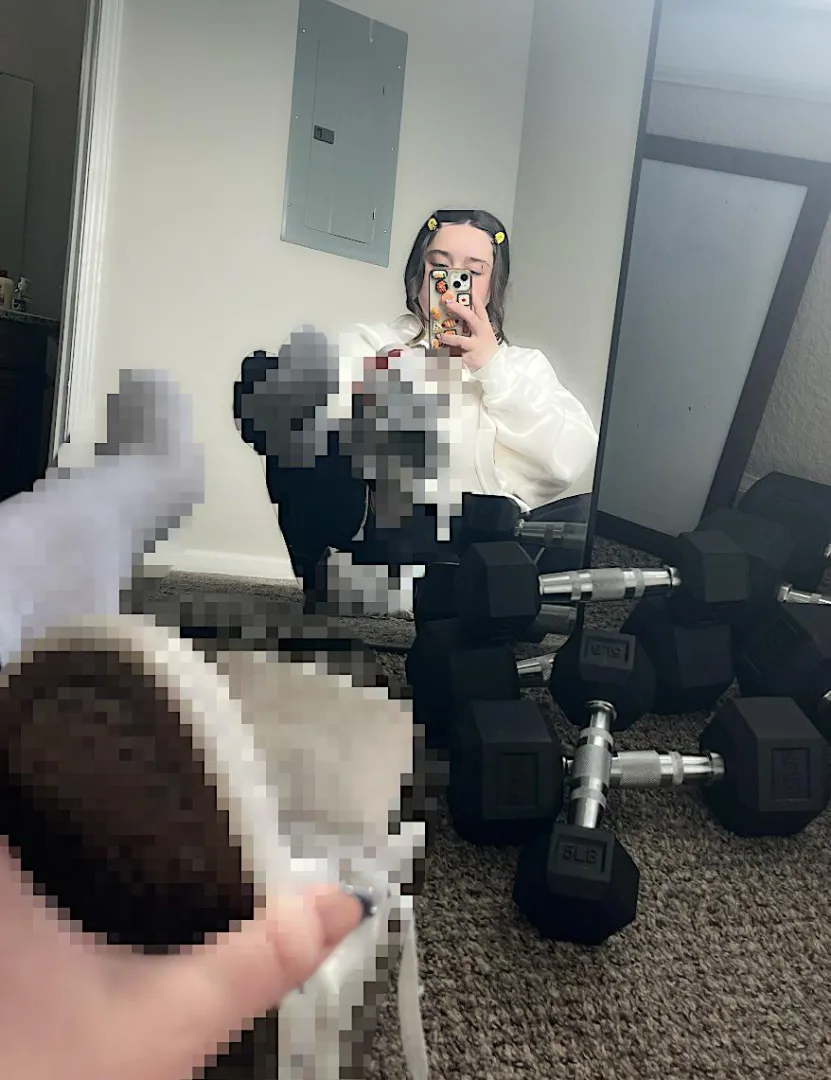 Broke Beta boys finish to pixels. ‍♀️ I don’t make the rules.. ( oh wait .. I DO !! )  posted by janejaneee