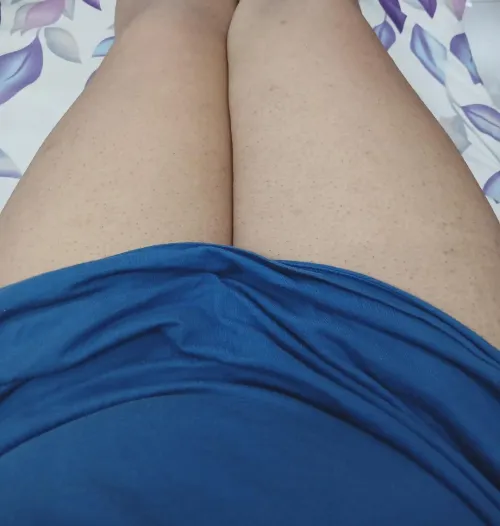 bros upvote if u like my thighs by lexyboi52