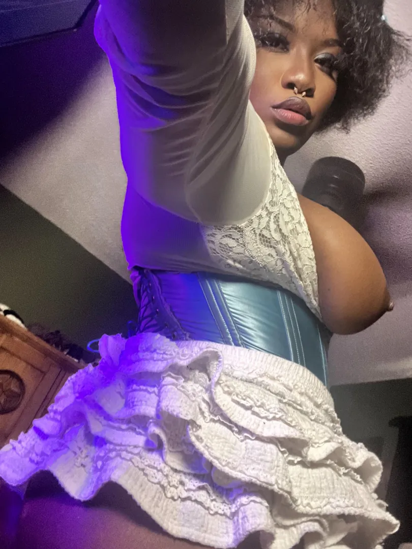 Brown skin and natural tits posted by Monstrumzzz