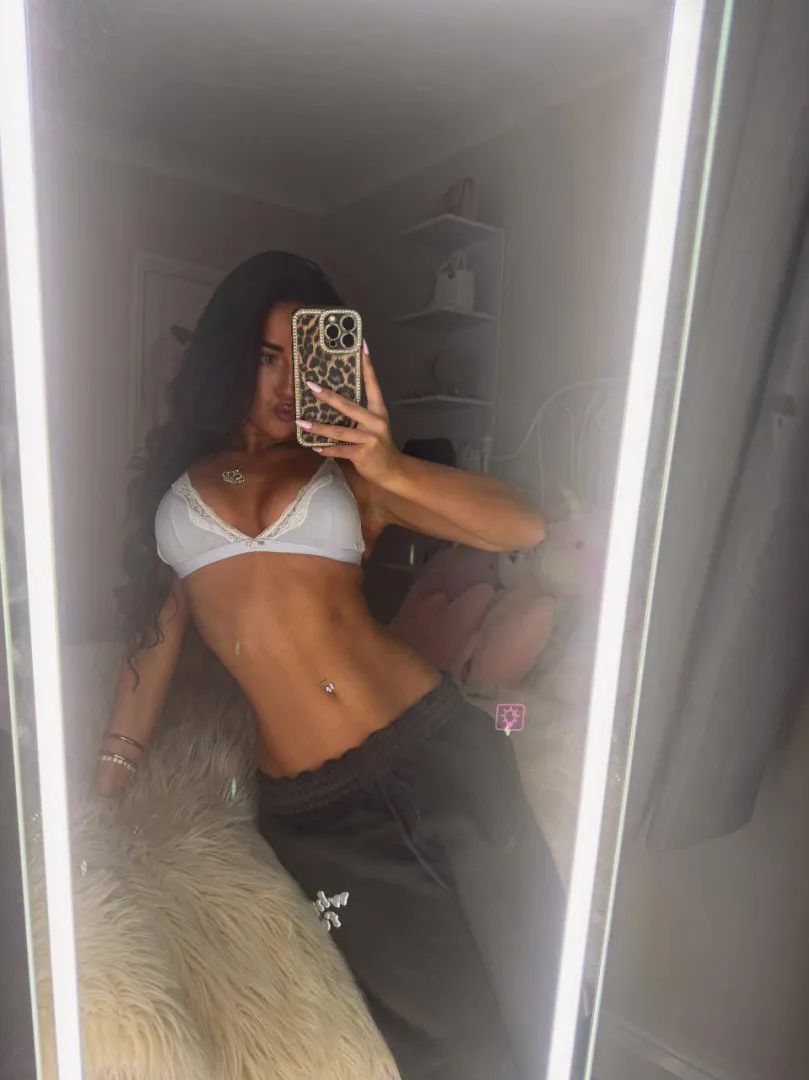 Brunette in white lingerie is classic hott xoxo posted by cora_chisholmxxx