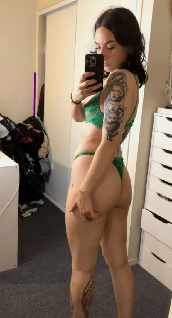 brunettesinlingerie posted by phantom_sassy