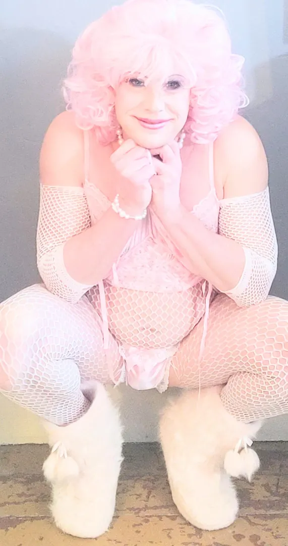 Bubble Gum Girl posted by TrashyTrixieCD