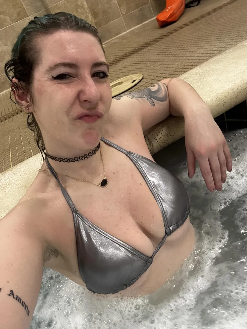 Bubbles and bikinis posted by sirenskiss3