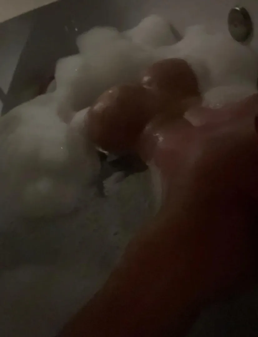 Bubbles on bubbles   posted by Bubblertwinkinheat