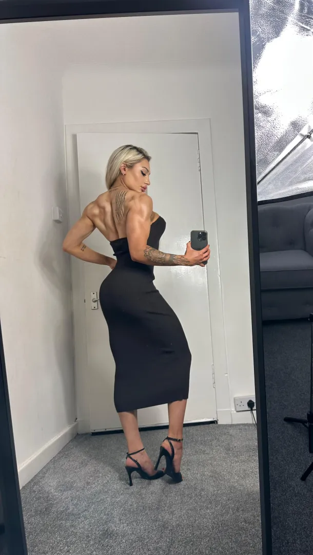 Built for your viewing pleasure (oc) posted by daisychainnss